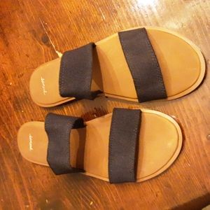 Sanuk size 10